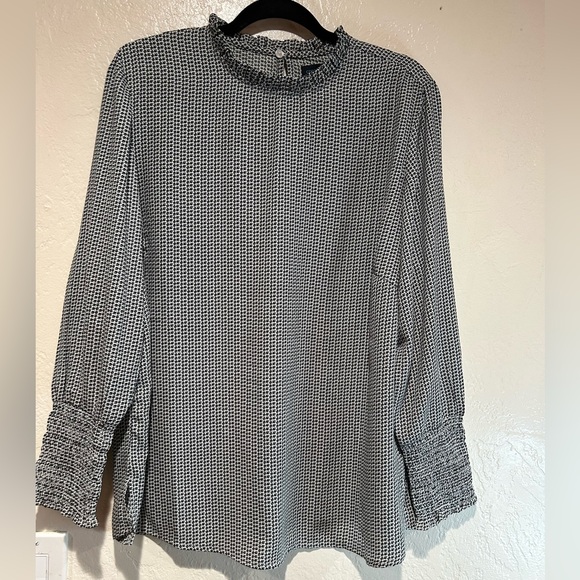 Tops - Creation‎ blouse mock neck size 14 key hole